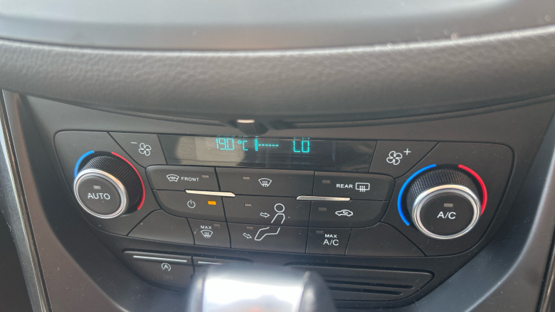 Ford Kuga 1.5 TDCi Titanium 5dr Auto 2WD Diesel Estate